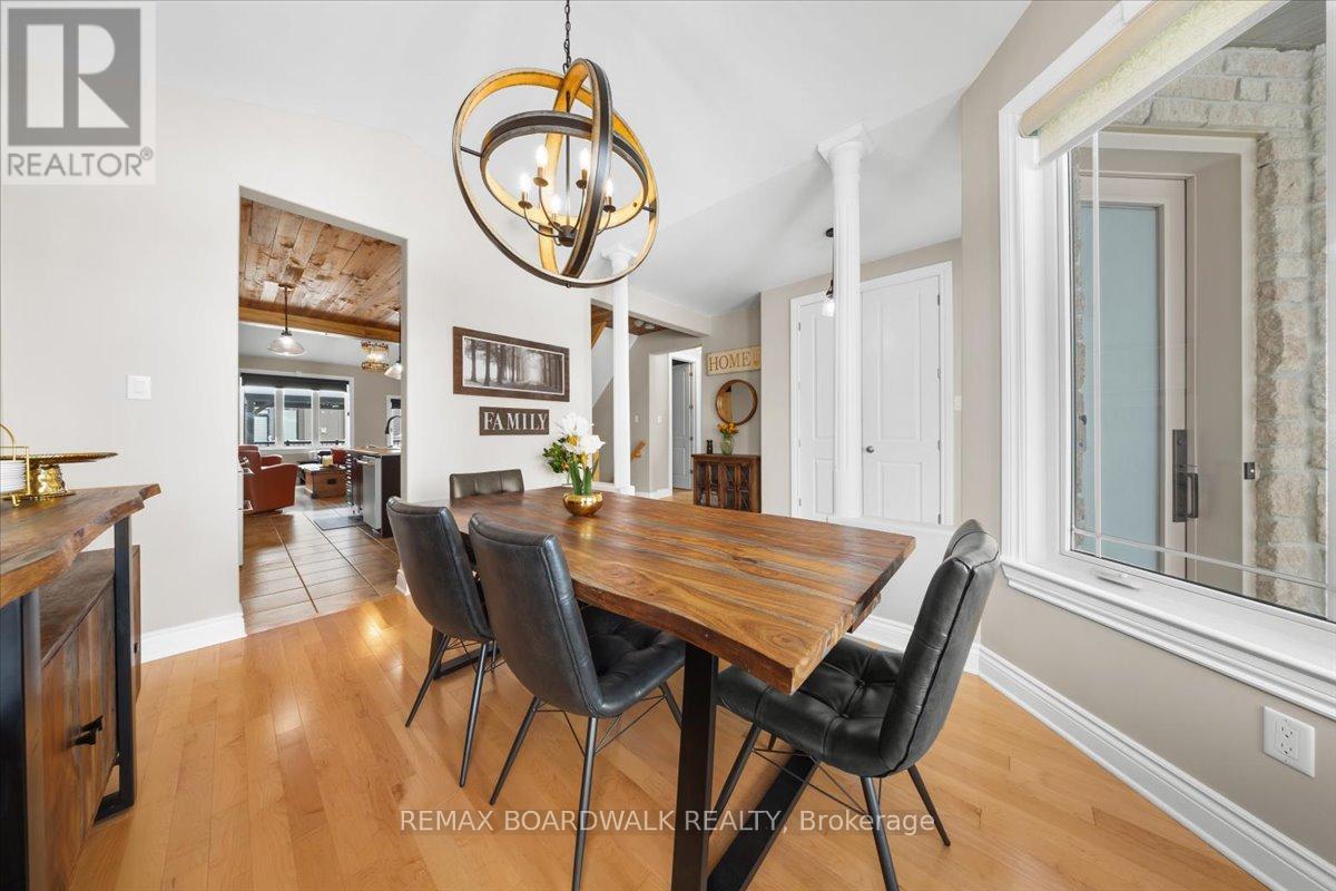 813 Platinum Street, Clarence-Rockland, ON - Indoor Photo Showing Dining Room