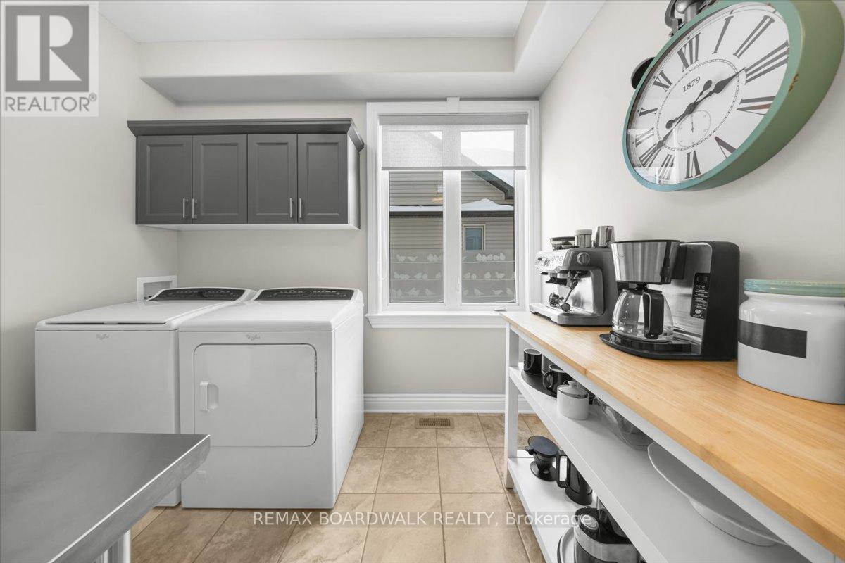 813 Platinum Street, Clarence-Rockland, ON - Indoor Photo Showing Laundry Room