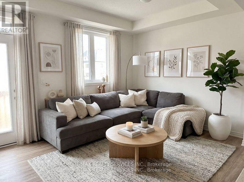 34 - 68 First Street, Orangeville, ON - Indoor Photo Showing Living Room