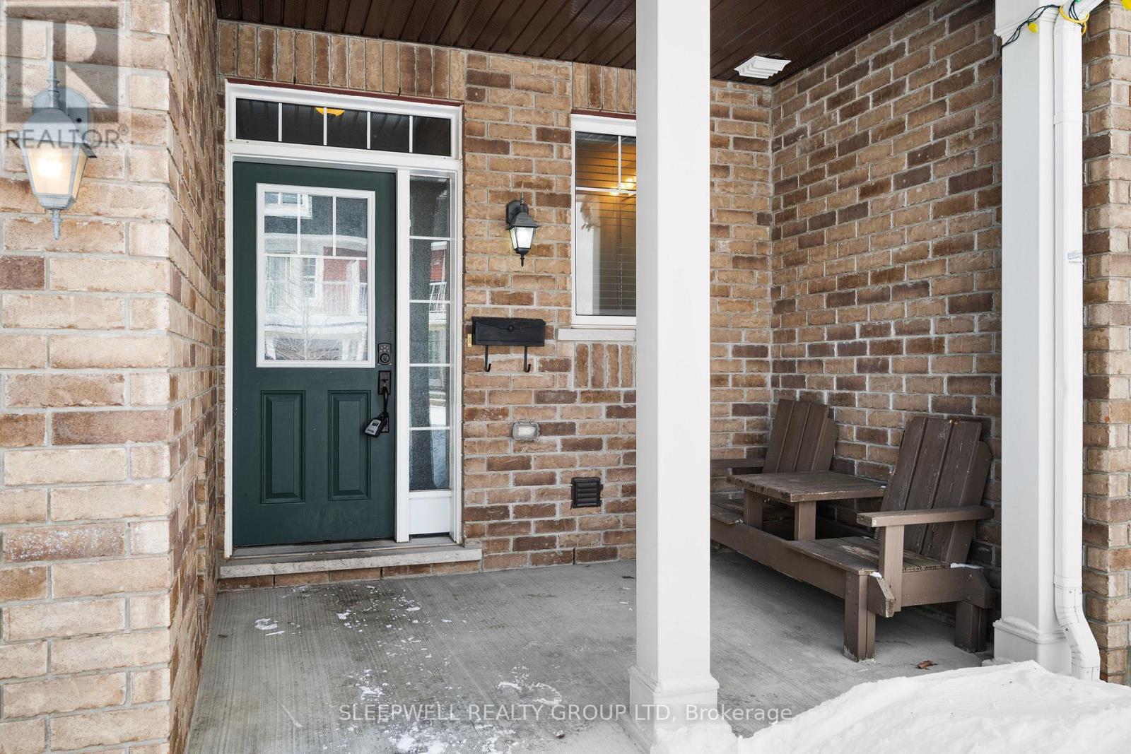 566 Meadowcreek Circle, Ottawa, ON - Outdoor With Exterior