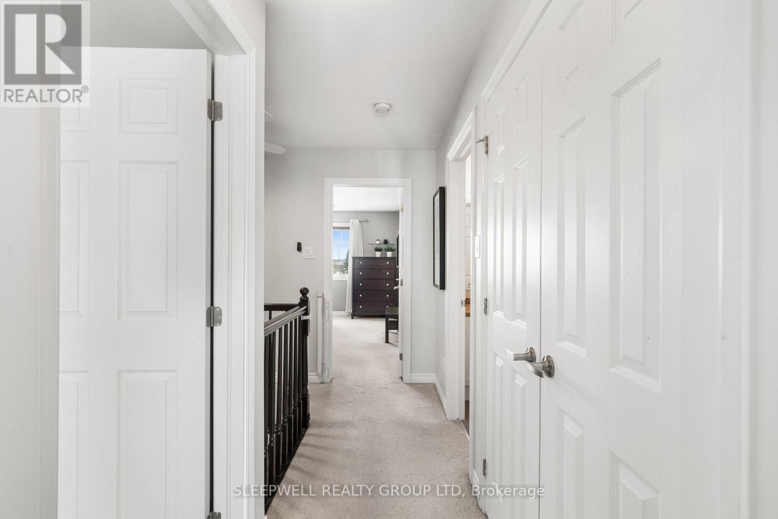 566 Meadowcreek Circle, Ottawa, ON - Indoor Photo Showing Other Room