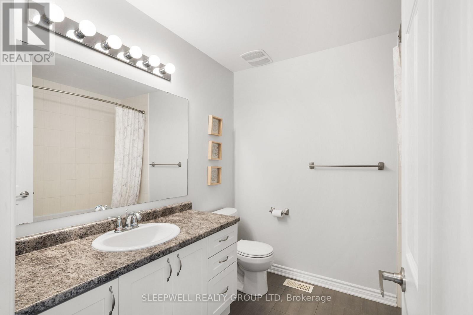 566 Meadowcreek Circle, Ottawa, ON - Indoor Photo Showing Bathroom