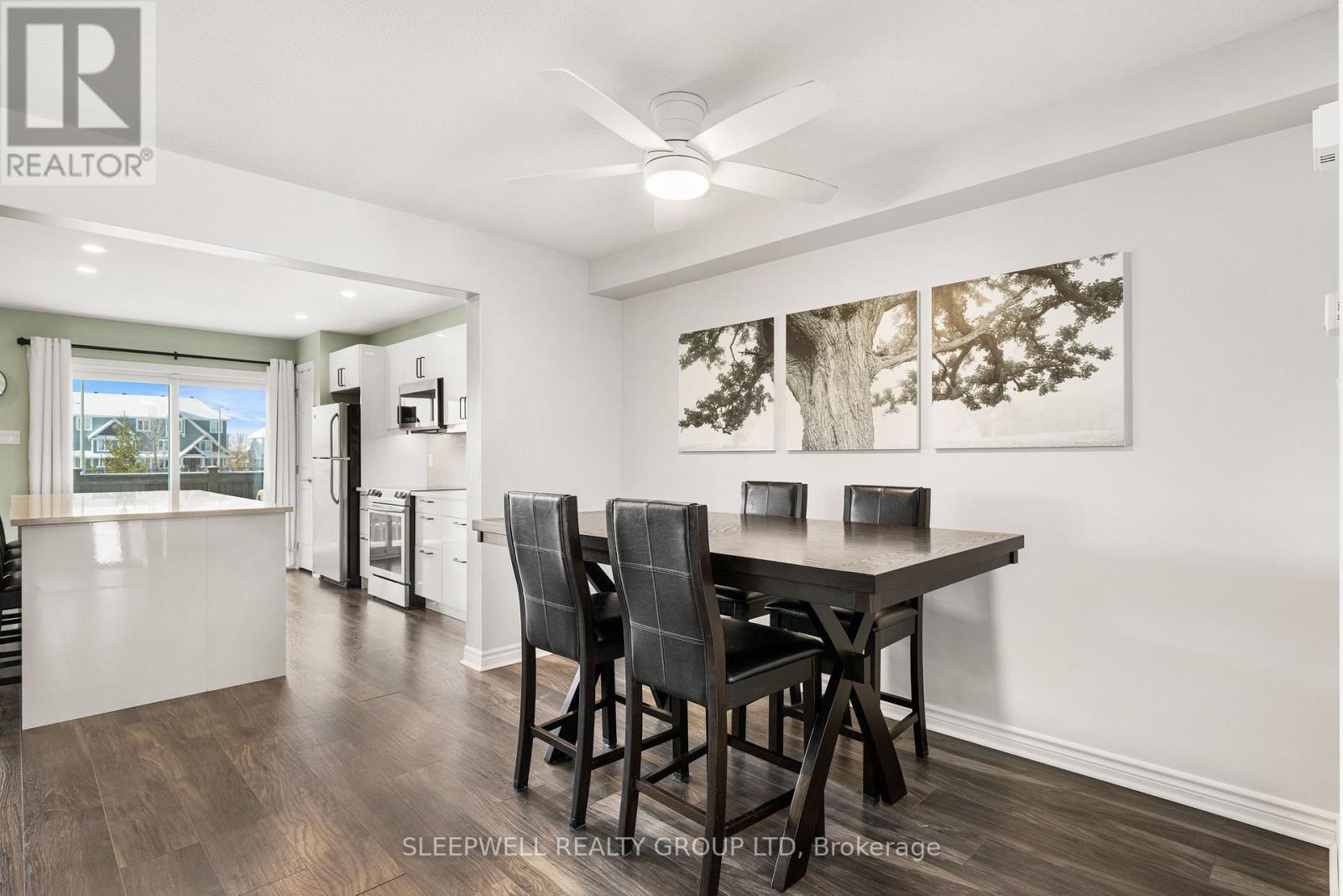 566 Meadowcreek Circle, Ottawa, ON - Indoor Photo Showing Dining Room