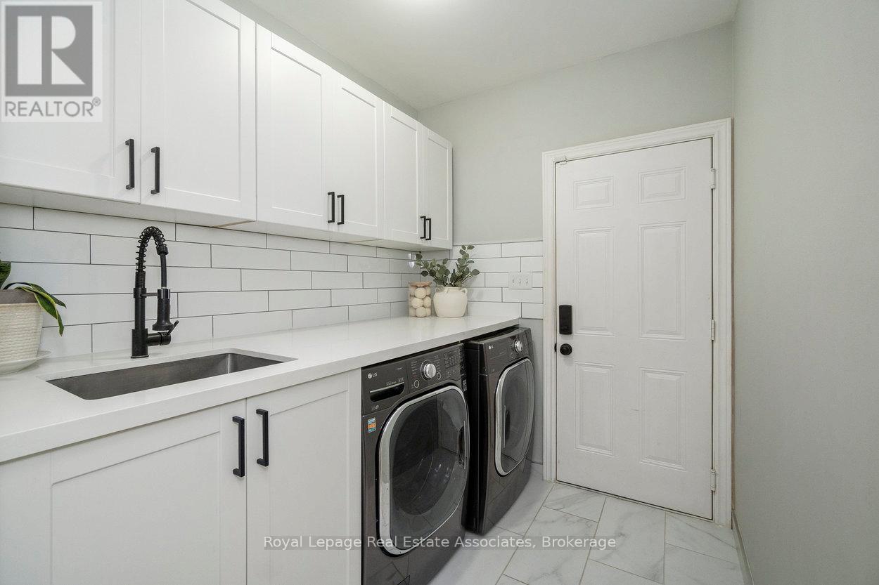 30 Danfield Court, Brampton, ON - Indoor Photo Showing Laundry Room