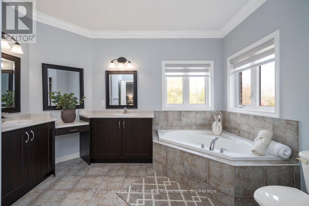 30 Danfield Court, Brampton, ON - Indoor Photo Showing Bathroom