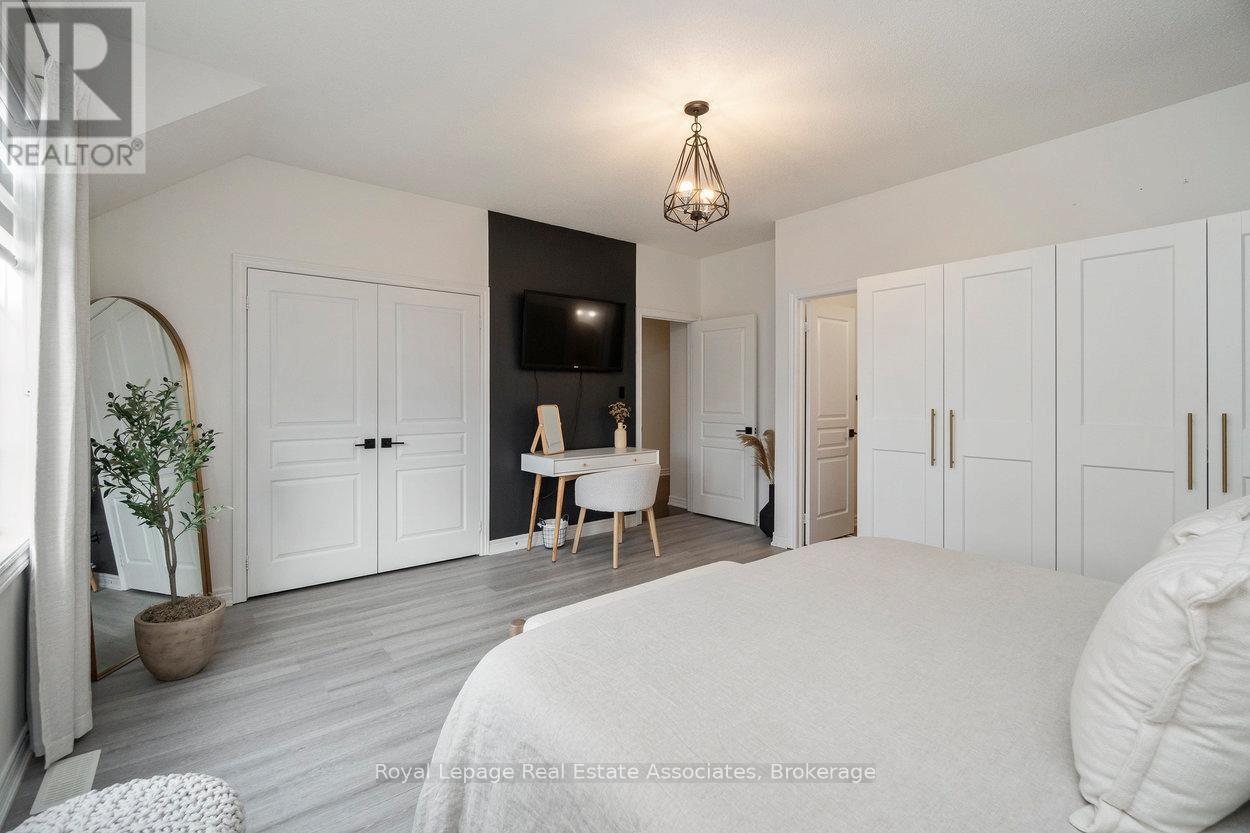 30 Danfield Court, Brampton, ON - Indoor Photo Showing Bedroom