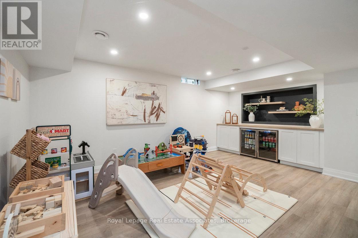 30 Danfield Court, Brampton, ON - Indoor