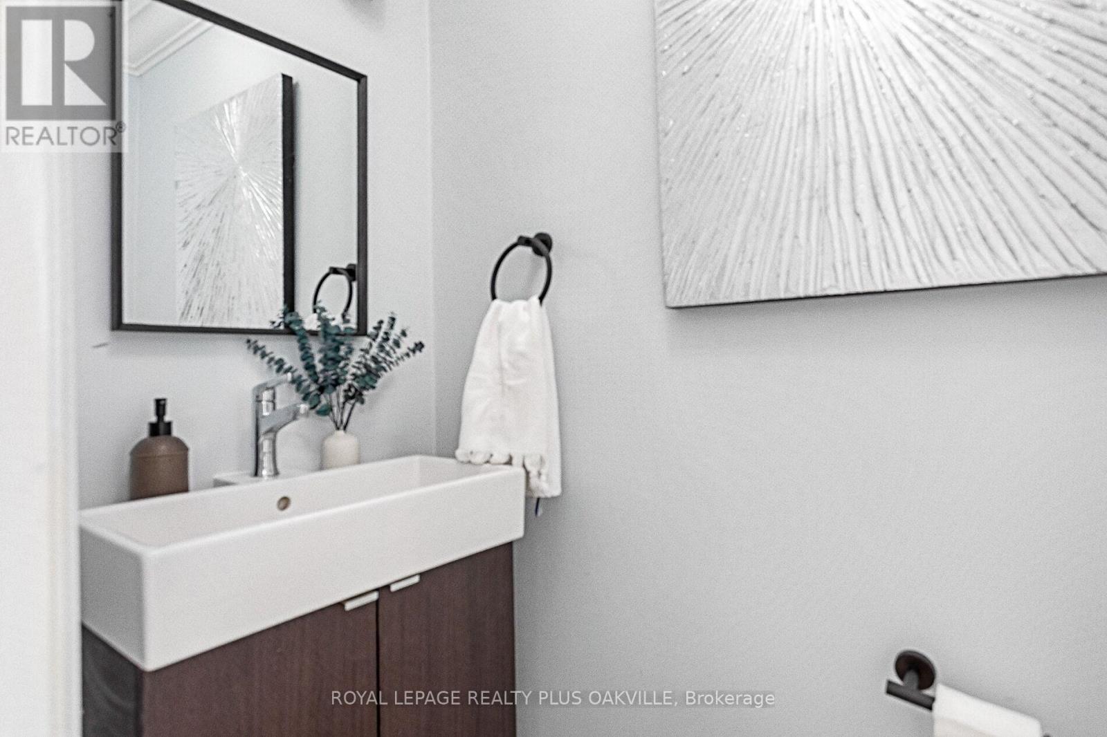 4074 Kryzan Drive, Burlington, ON - Photo Showing Bathroom