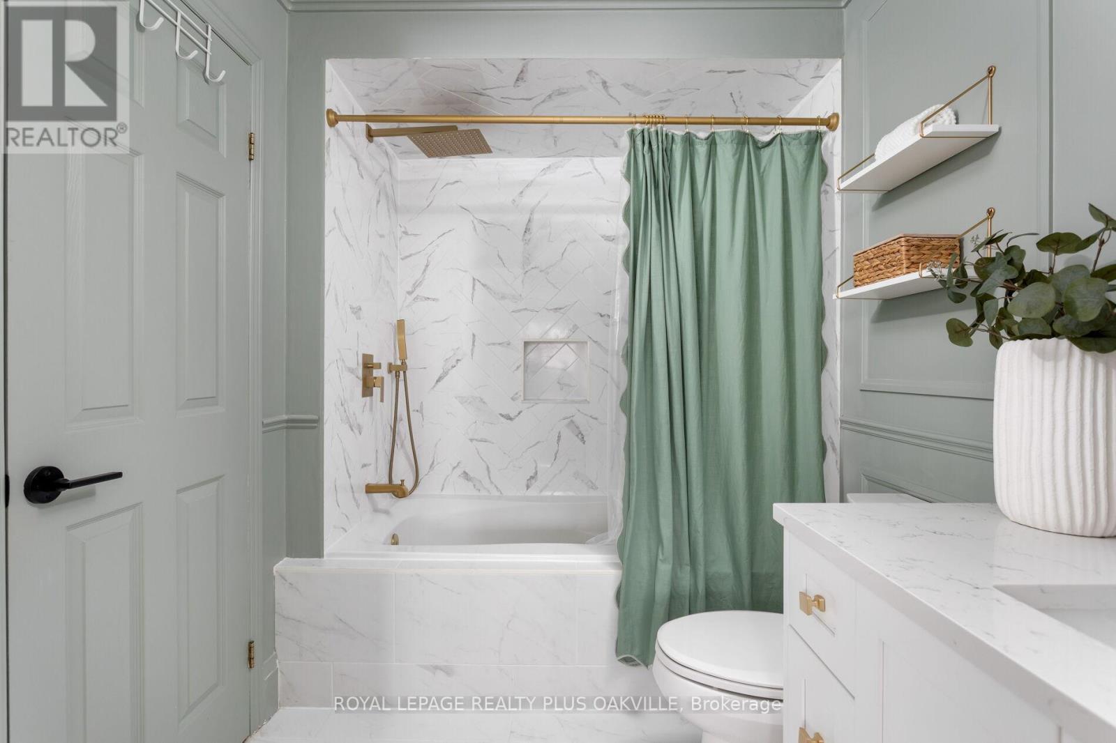 4074 Kryzan Drive, Burlington, ON - Indoor Photo Showing Bathroom