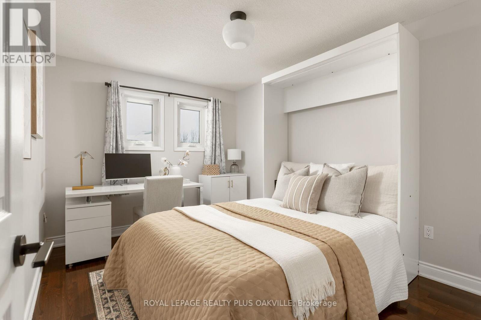 4074 Kryzan Drive, Burlington, ON - Indoor Photo Showing Bedroom