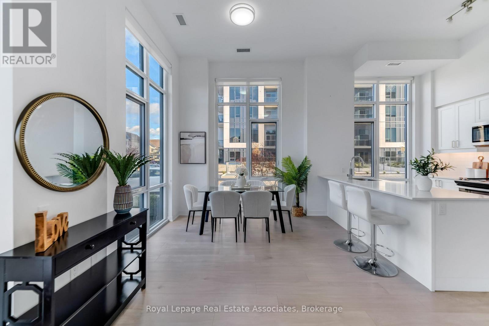 124 - 8 Nahani Way, Mississauga, ON - Indoor