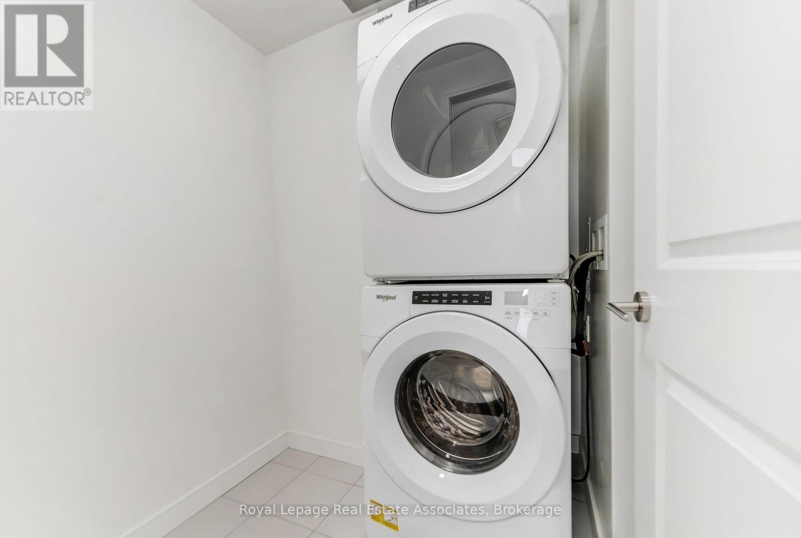 124 - 8 Nahani Way, Mississauga, ON - Indoor Photo Showing Laundry Room