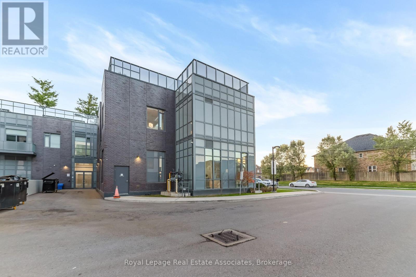 124 - 8 Nahani Way, Mississauga, ON - Outdoor