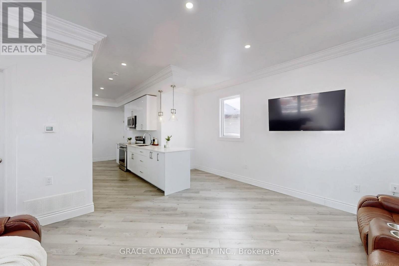 85 Albany Avenue, Hamilton, ON - Indoor