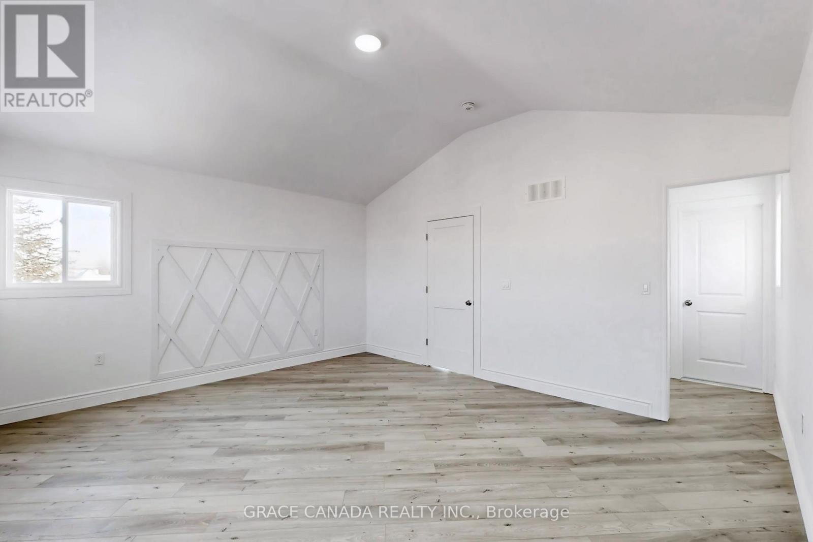 85 Albany Avenue, Hamilton, ON - Indoor Photo Showing Other Room