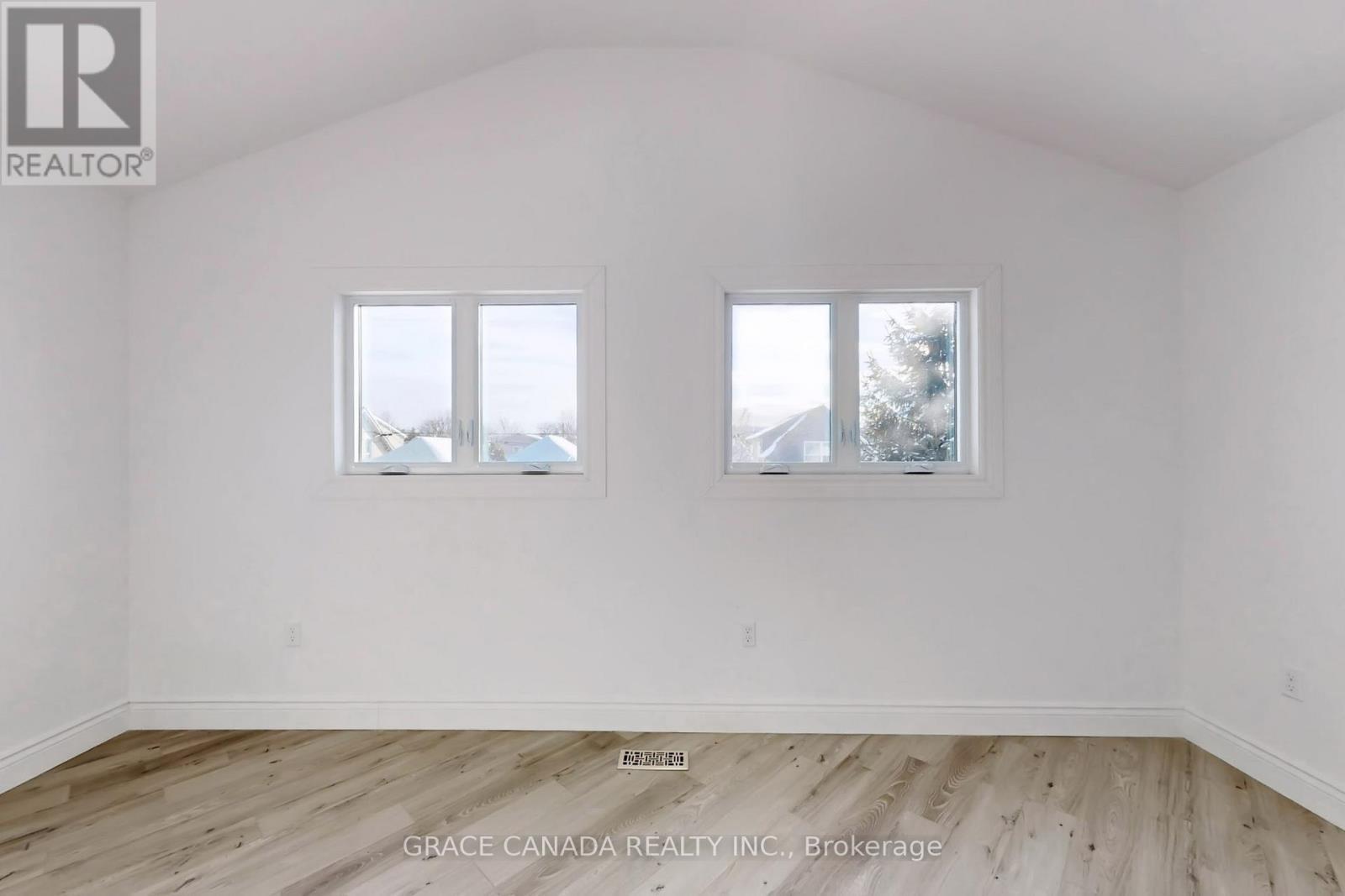 85 Albany Avenue, Hamilton, ON - Indoor Photo Showing Other Room