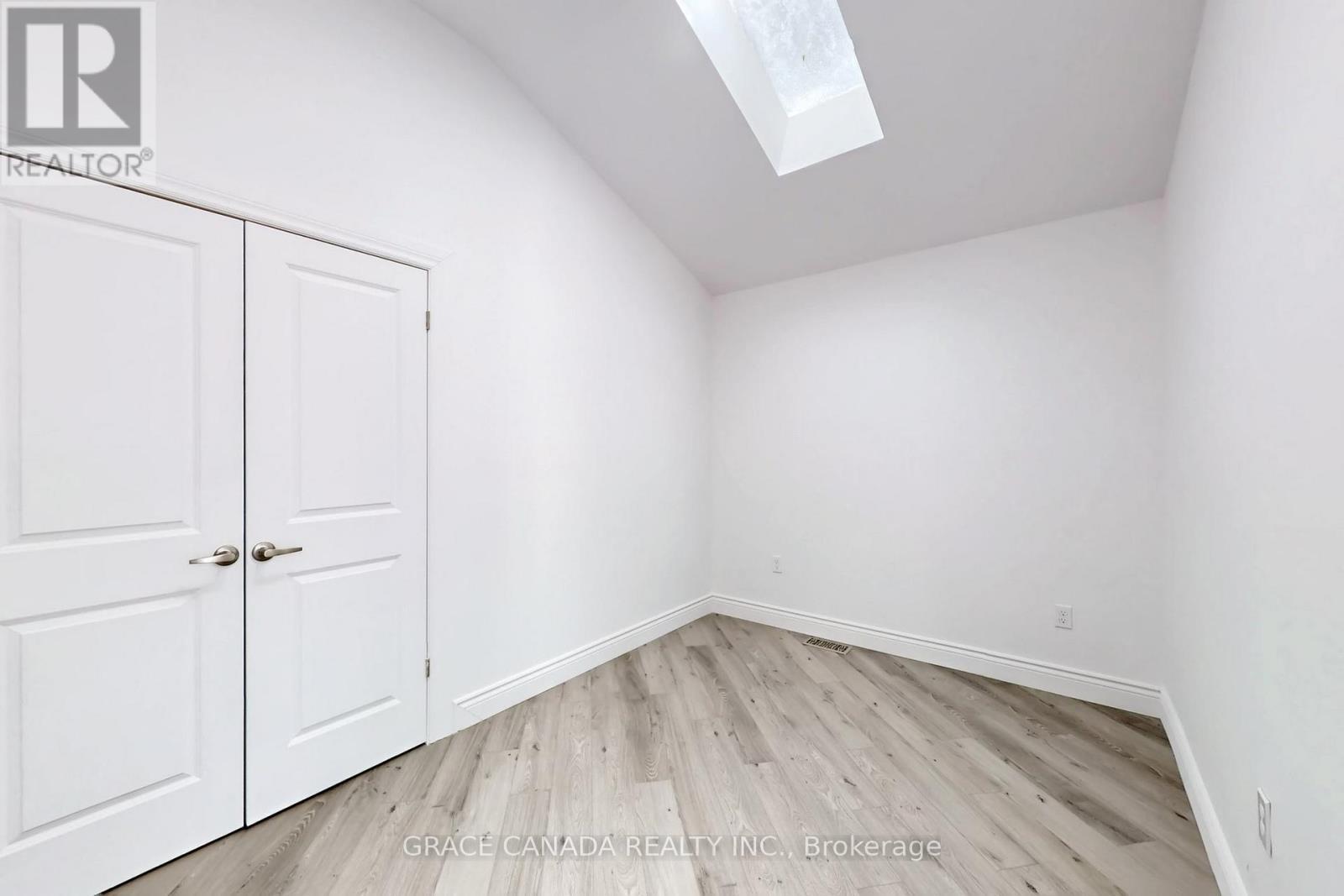 85 Albany Avenue, Hamilton, ON - Indoor Photo Showing Other Room