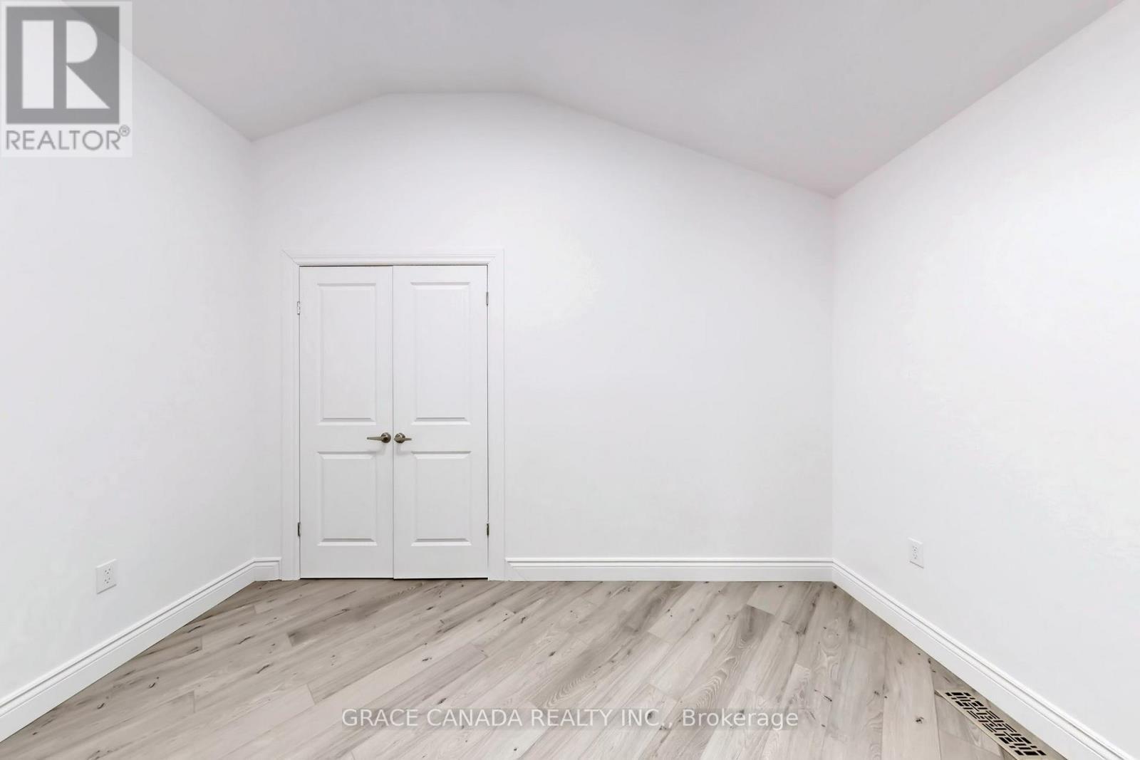 85 Albany Avenue, Hamilton, ON - Indoor Photo Showing Other Room