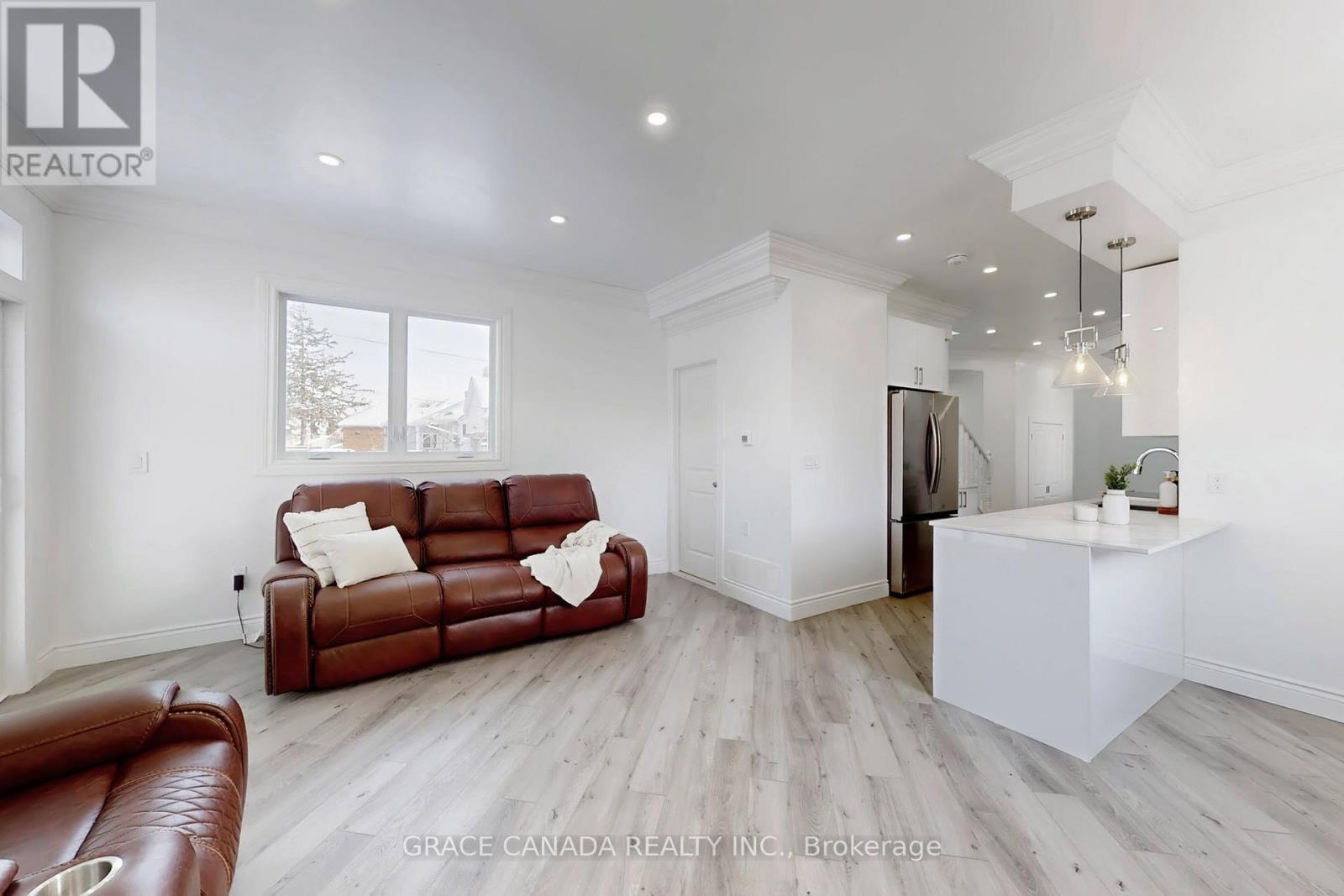 85 Albany Avenue, Hamilton, ON - Indoor Photo Showing Other Room