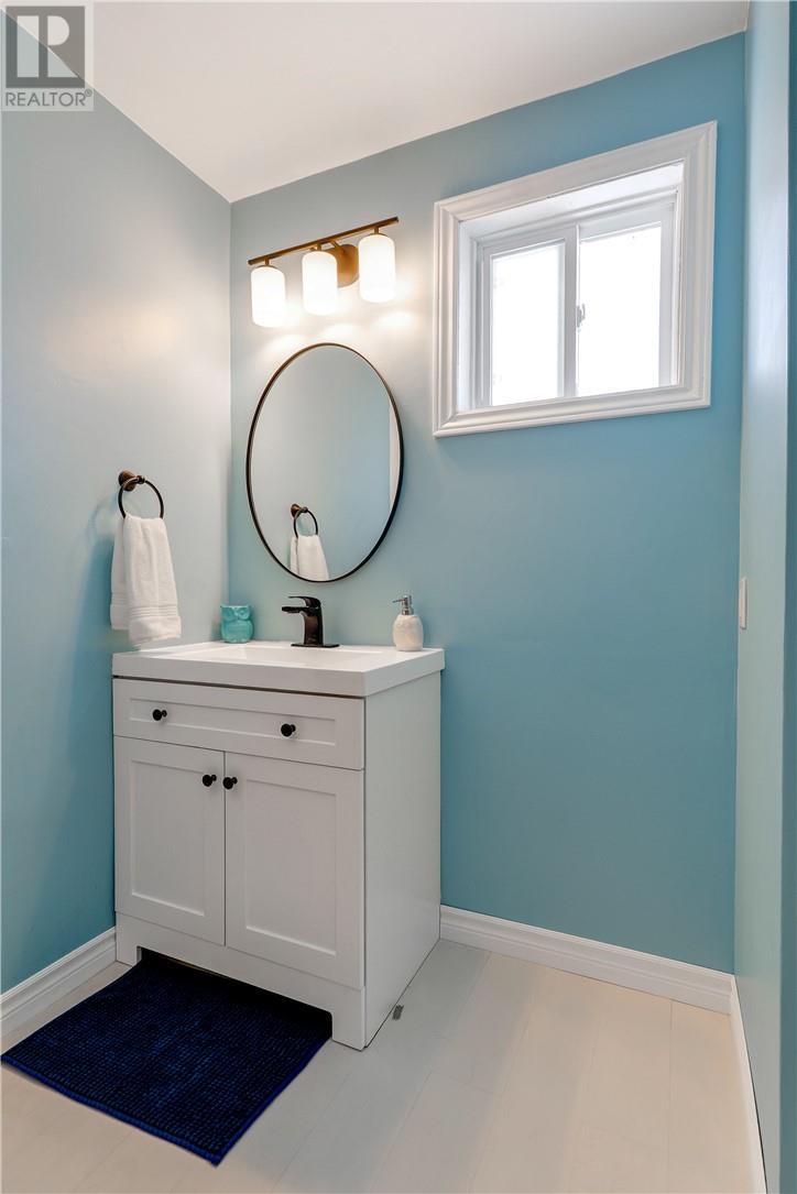 118 Third Street, Sturgeon Falls, ON - Indoor Photo Showing Bathroom