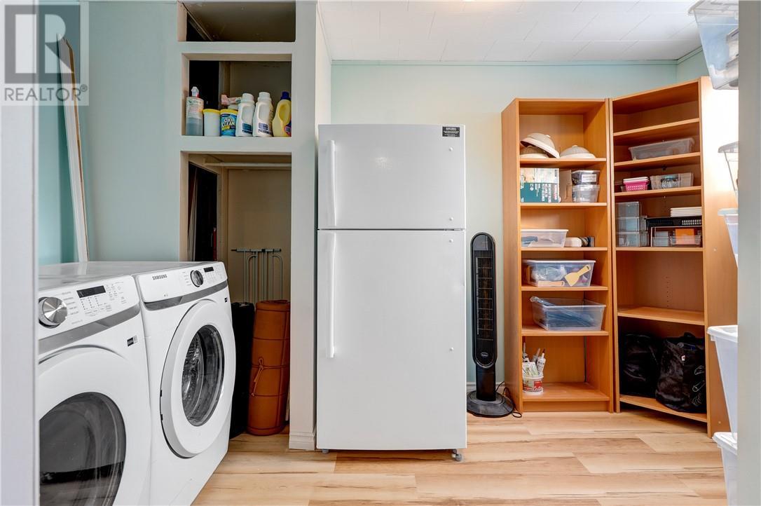 118 Third Street, Sturgeon Falls, ON - Indoor Photo Showing Laundry Room