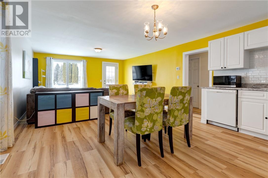 118 Third Street, Sturgeon Falls, ON - Indoor