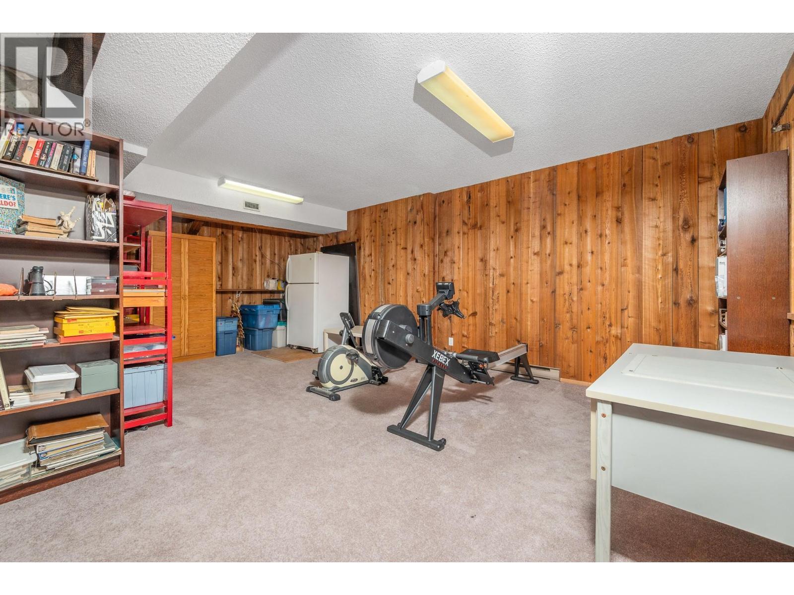 5860 Learmouth Road, Lavington, BC - Indoor