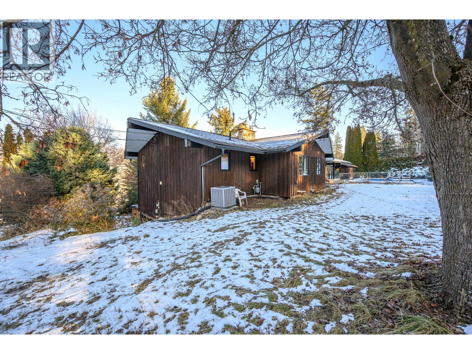 5860 Learmouth Road, Lavington, BC - Outdoor