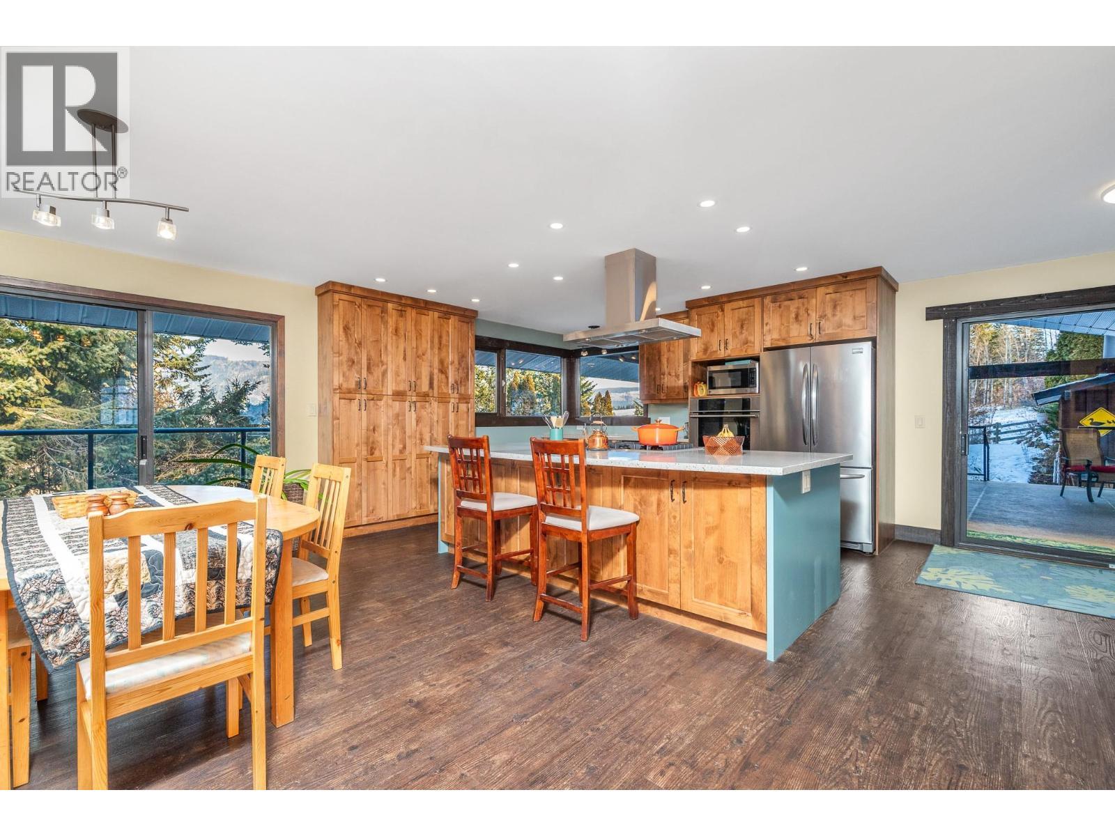 5860 Learmouth Road, Lavington, BC - Indoor