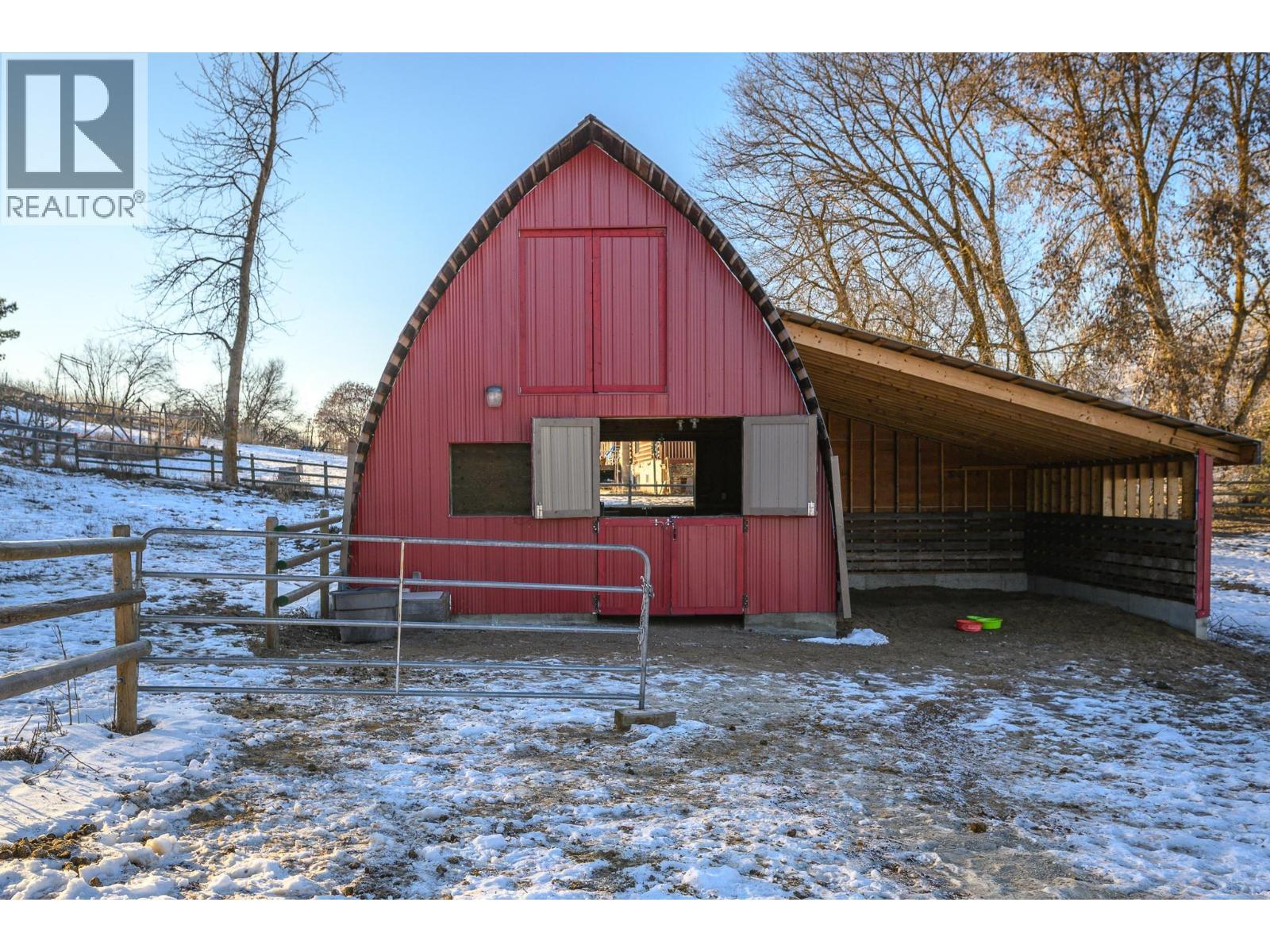 5860 Learmouth Road, Lavington, BC - Outdoor