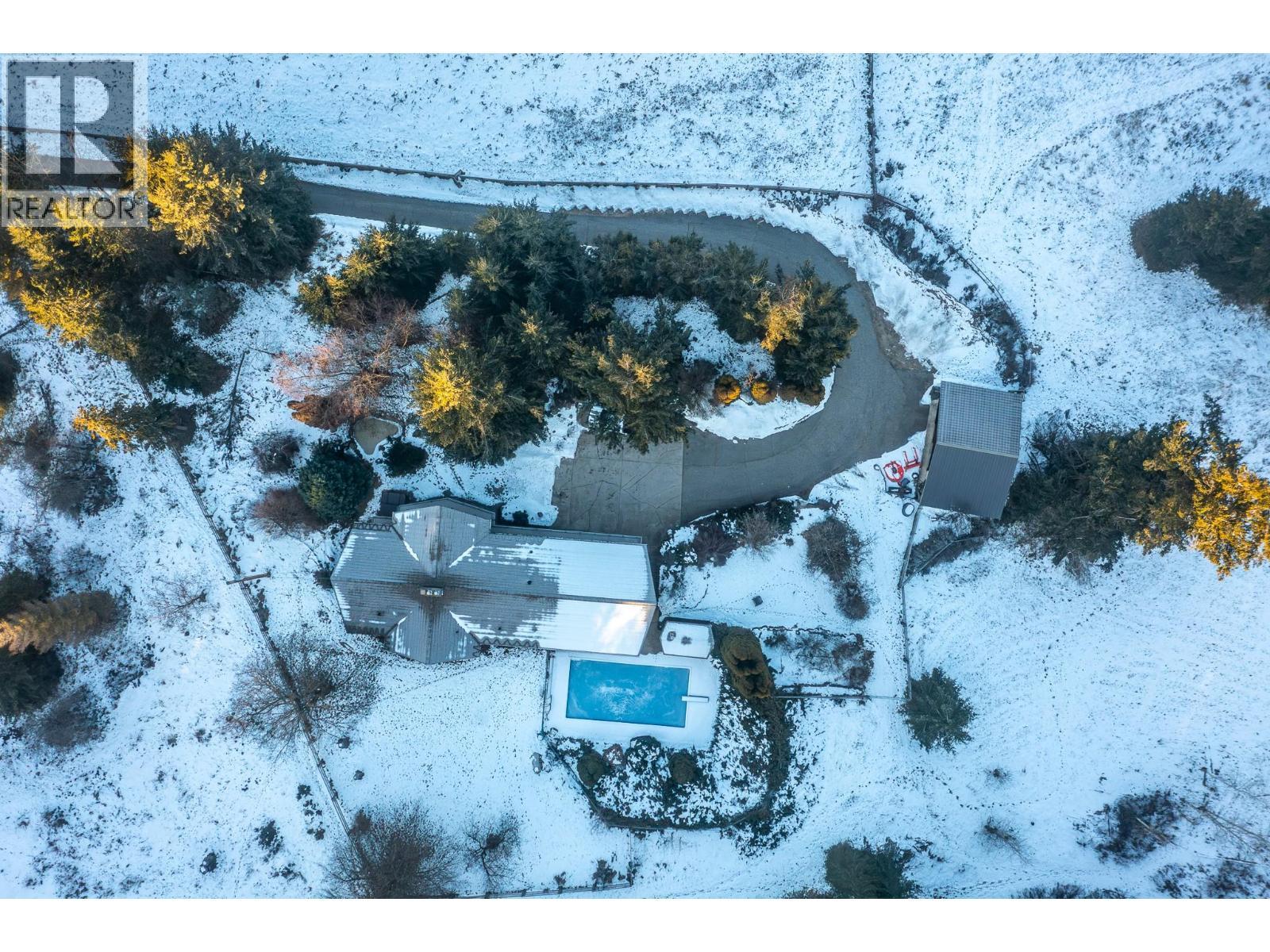 5860 Learmouth Road, Lavington, BC - Outdoor