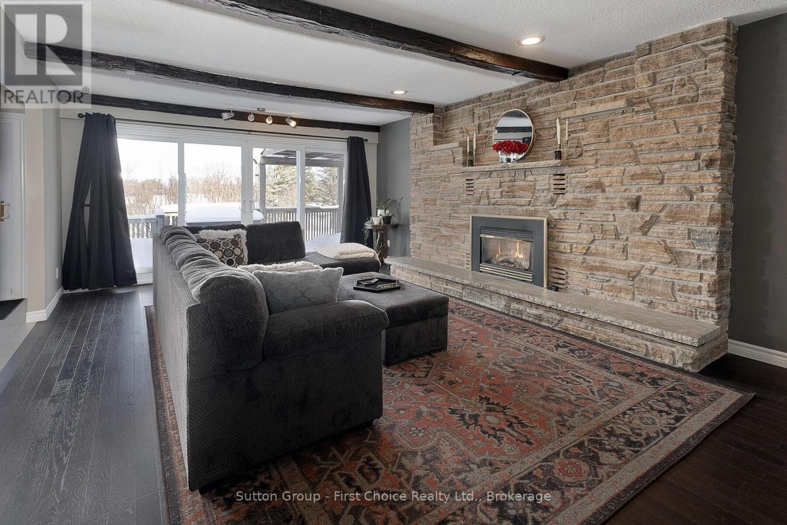 304 Devon Street, Stratford, ON - Indoor Photo Showing Living Room With Fireplace
