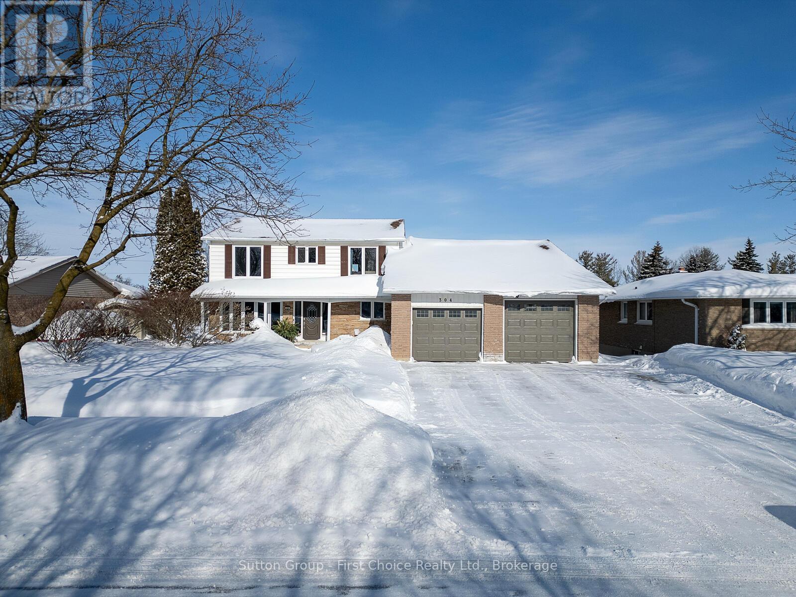 304 Devon Street, Stratford, ON - Outdoor With Facade