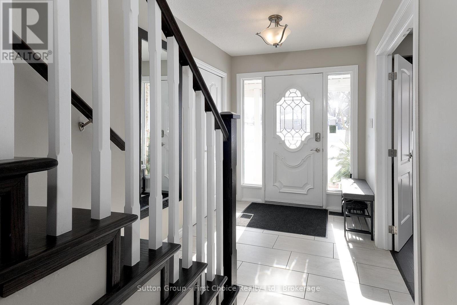 304 Devon Street, Stratford, ON - Indoor Photo Showing Other Room