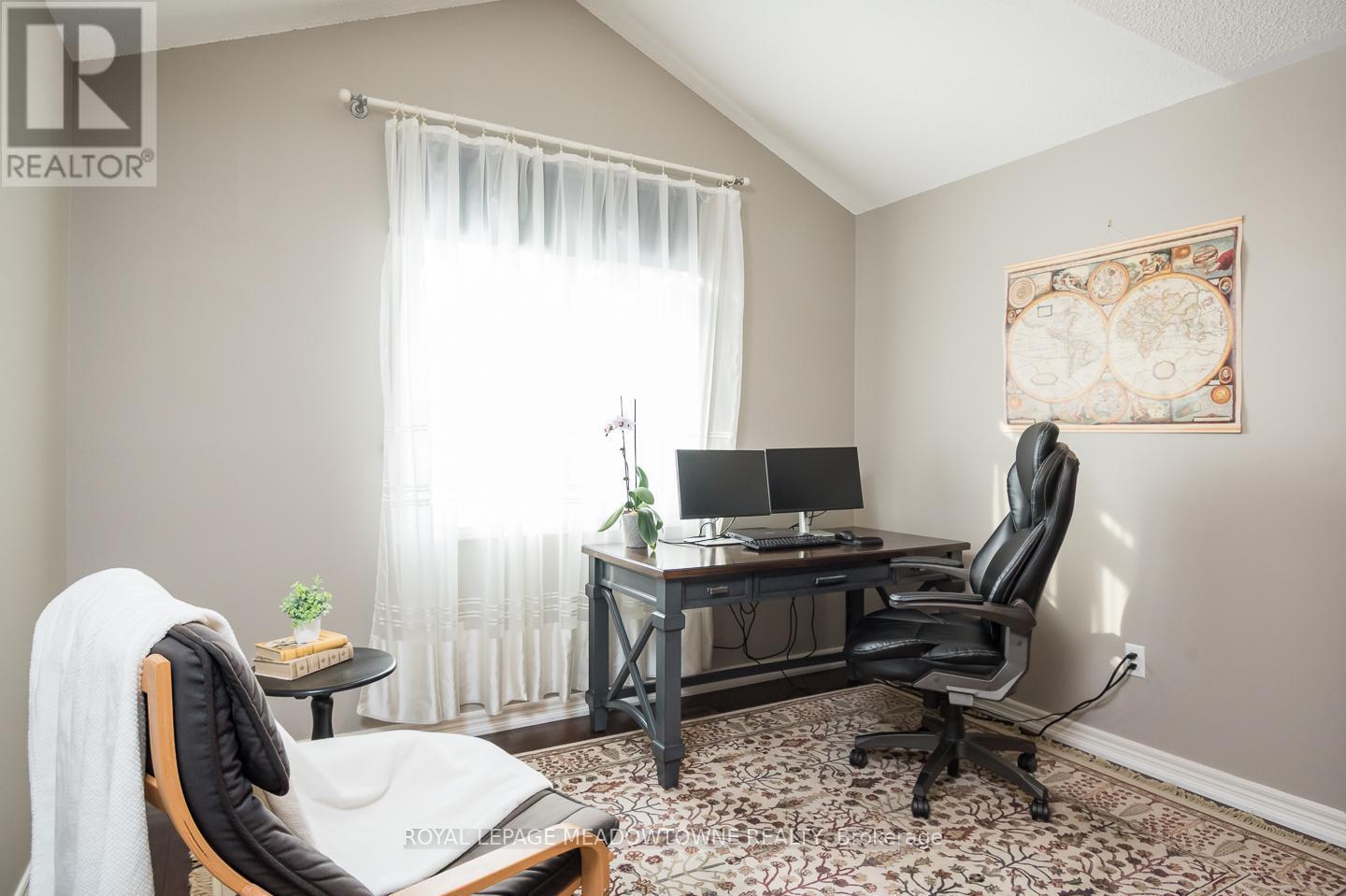 318 Malboeuf Court, Milton, ON - Indoor Photo Showing Office