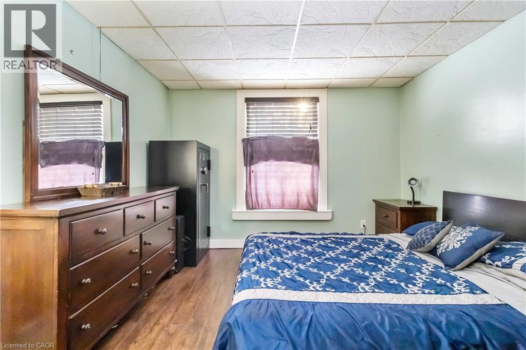 Bedroom with wood type floors - 112 Eagle Avenue, Brantford, ON - Indoor Photo Showing Bedroom