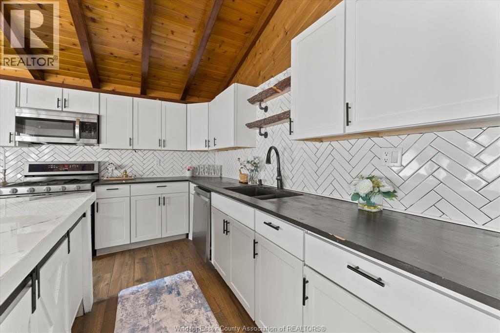 285 Belleperche Place, Windsor, ON - Indoor Photo Showing Kitchen With Double Sink