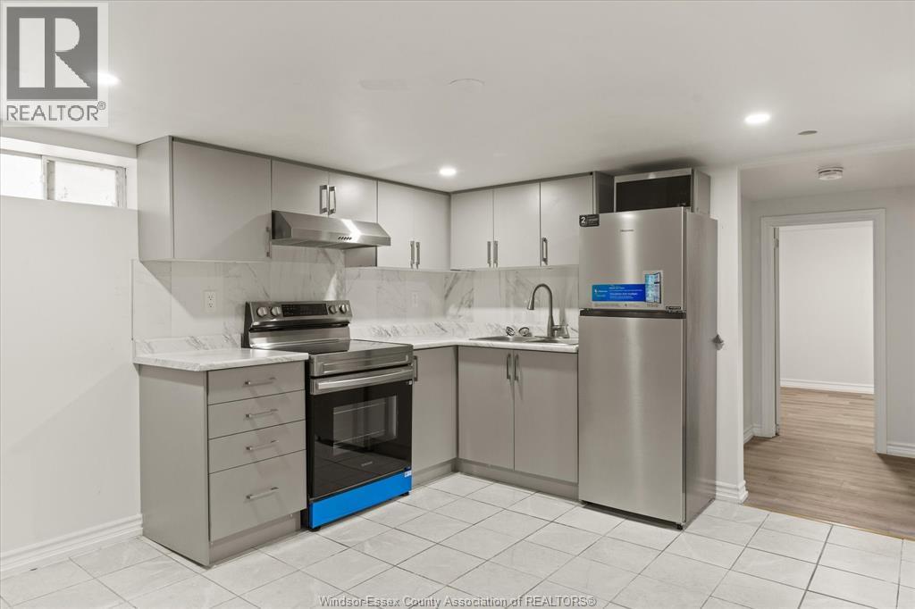 285 Belleperche Place, Windsor, ON - Indoor Photo Showing Kitchen