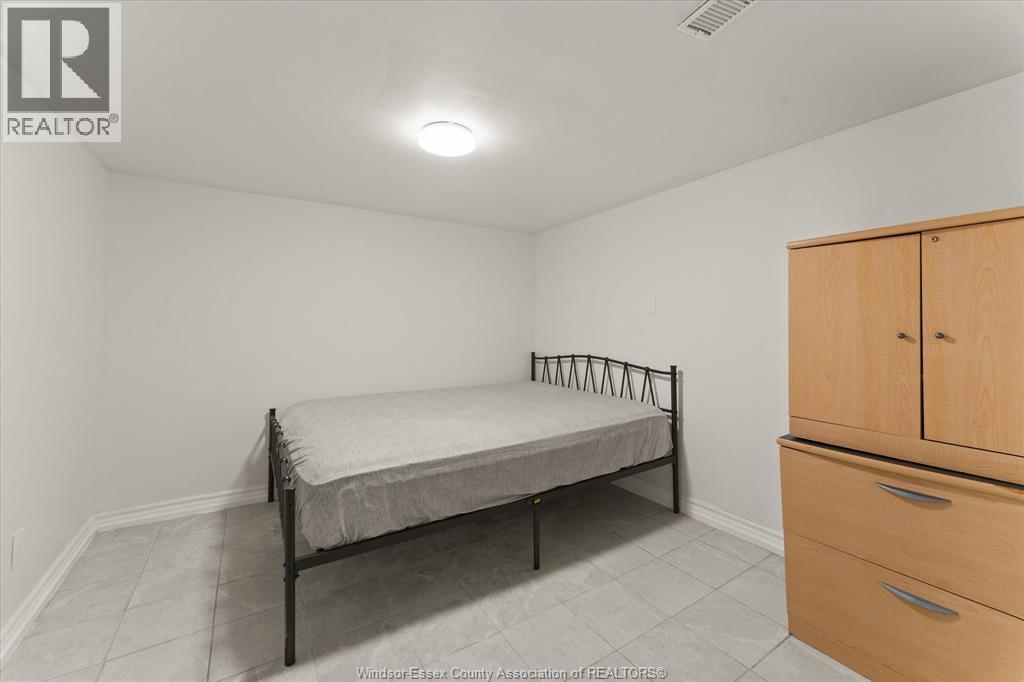 285 Belleperche Place, Windsor, ON - Indoor Photo Showing Bedroom
