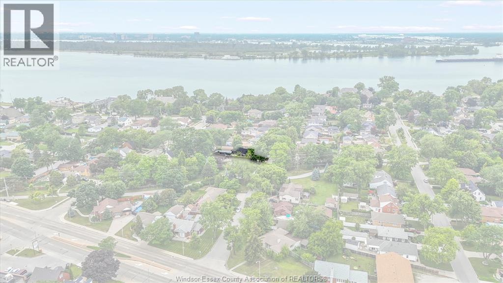 285 Belleperche Place, Windsor, ON - Outdoor With View