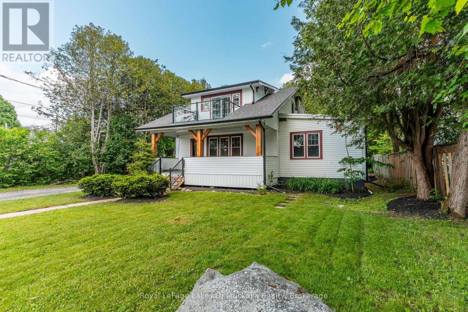 8 North Road, Lake Of Bays (Mclean), ON - Outdoor With Balcony