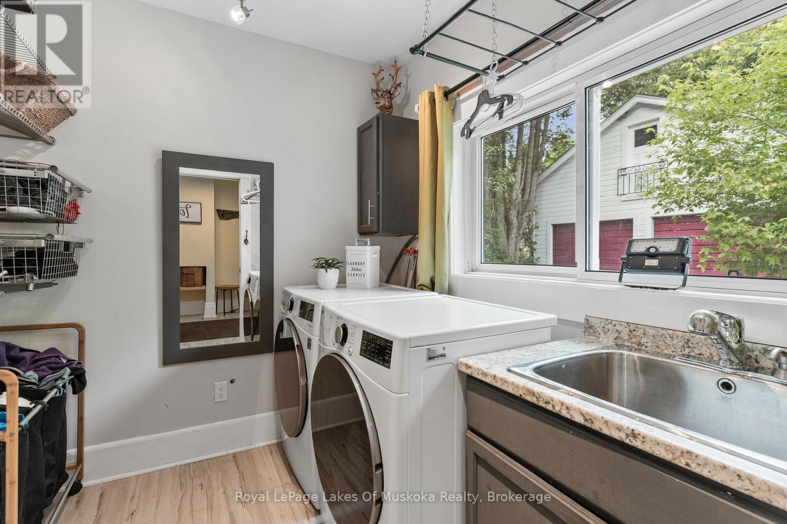 8 North Road, Lake Of Bays (Mclean), ON - Indoor Photo Showing Laundry Room