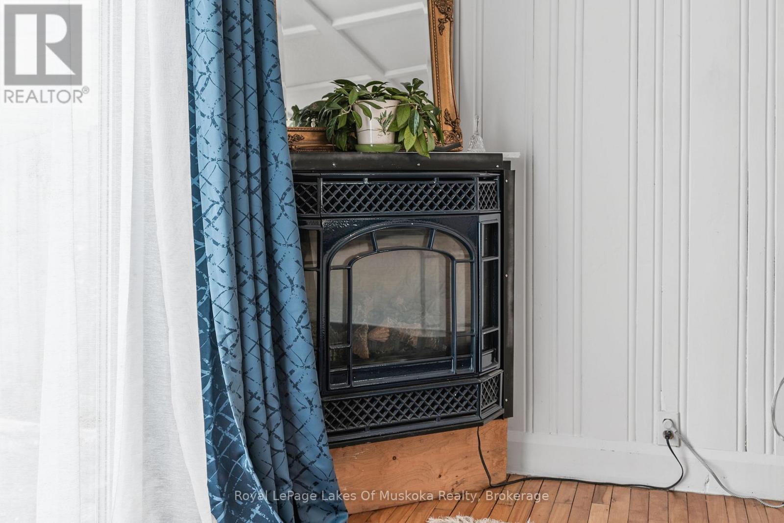 8 North Road, Lake Of Bays (Mclean), ON - Photo Showing Other Room