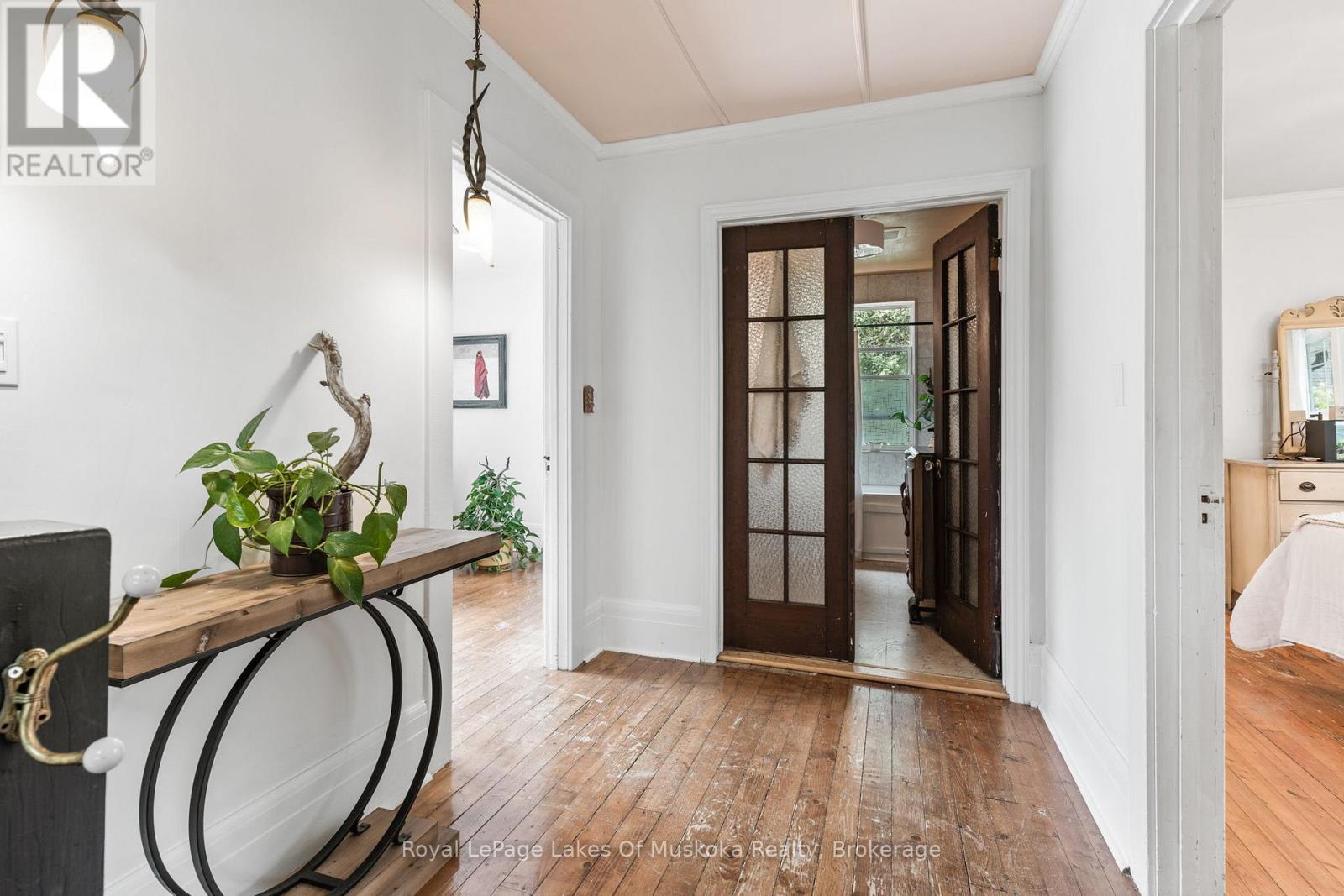 8 North Road, Lake Of Bays (Mclean), ON - Indoor Photo Showing Other Room