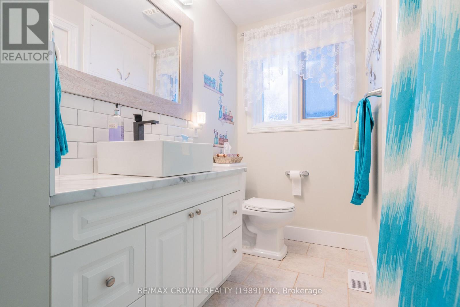 37 Clark Street, Kapuskasing, ON - Indoor Photo Showing Bathroom