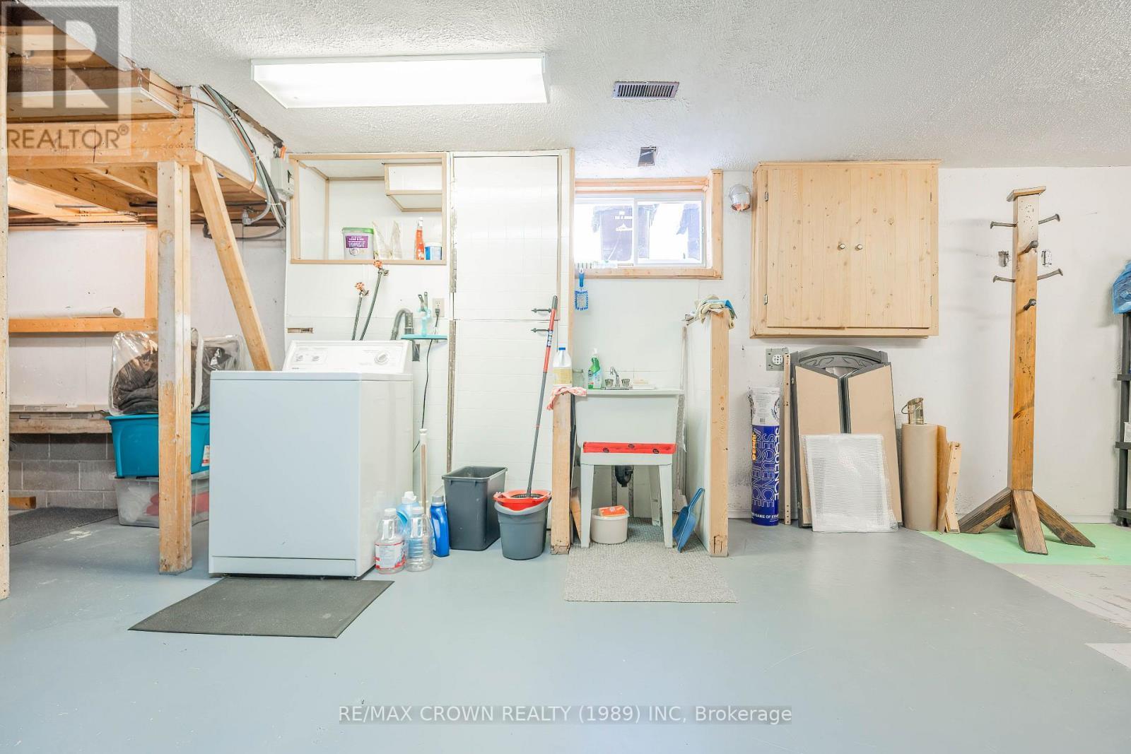 37 Clark Street, Kapuskasing, ON - Indoor Photo Showing Laundry Room