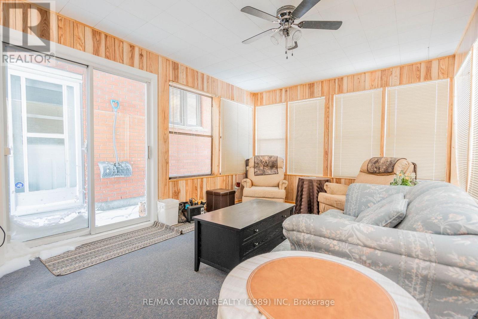 37 Clark Street, Kapuskasing, ON - Indoor Photo Showing Living Room