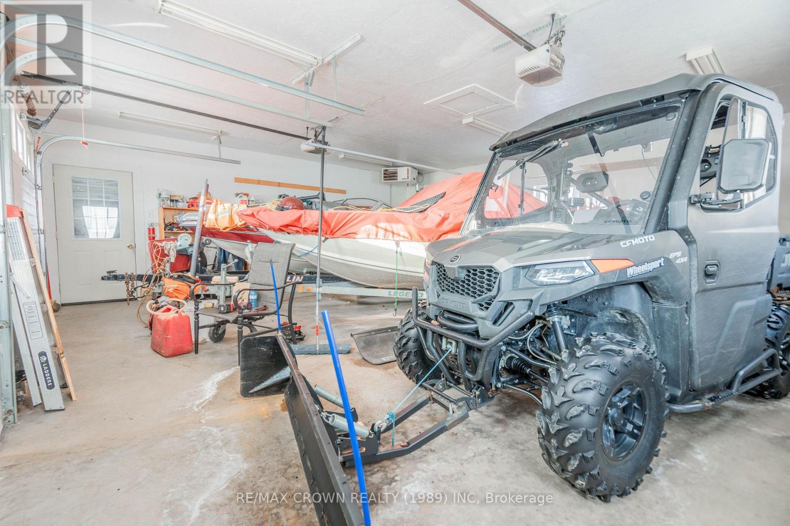 37 Clark Street, Kapuskasing, ON - Indoor Photo Showing Garage