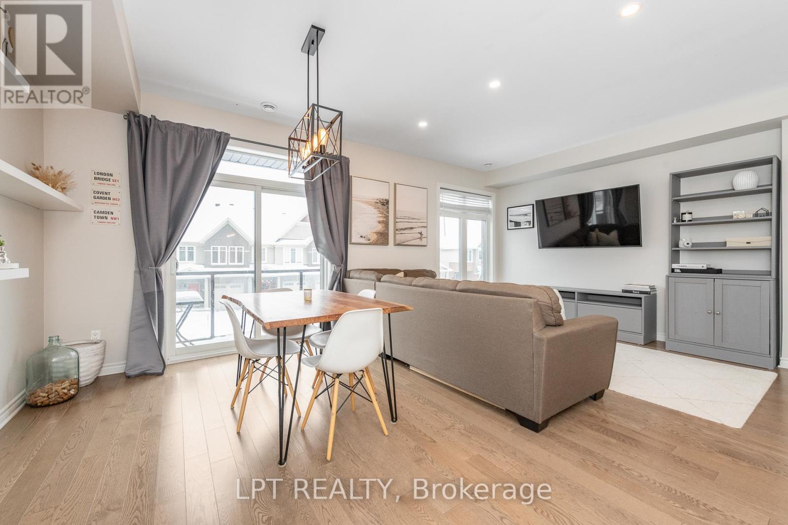 202 Hawkmere Way, Ottawa, ON - Indoor