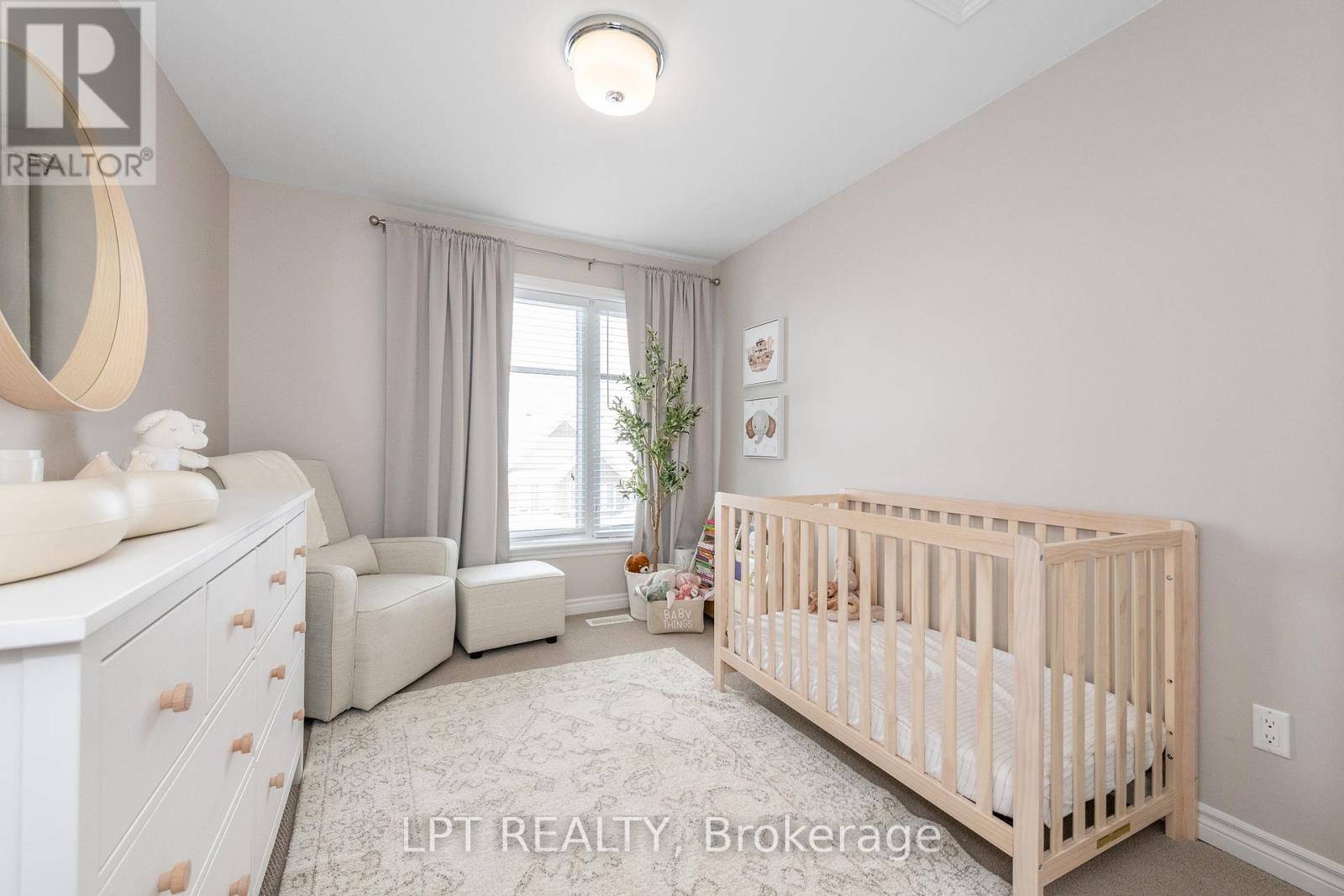 202 Hawkmere Way, Ottawa, ON - Indoor Photo Showing Bedroom